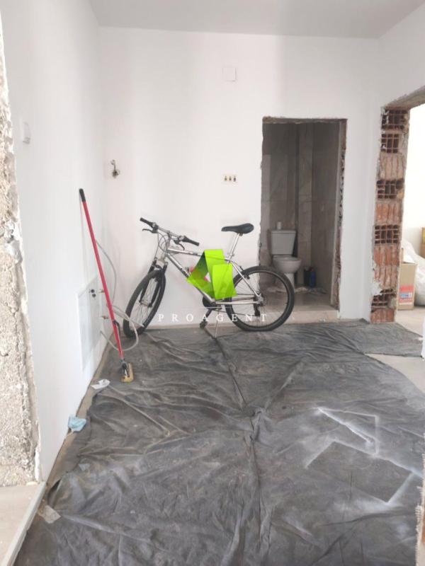 Slika 7 - Trosoban stan sa parking mestom u Čalijama ID#6753