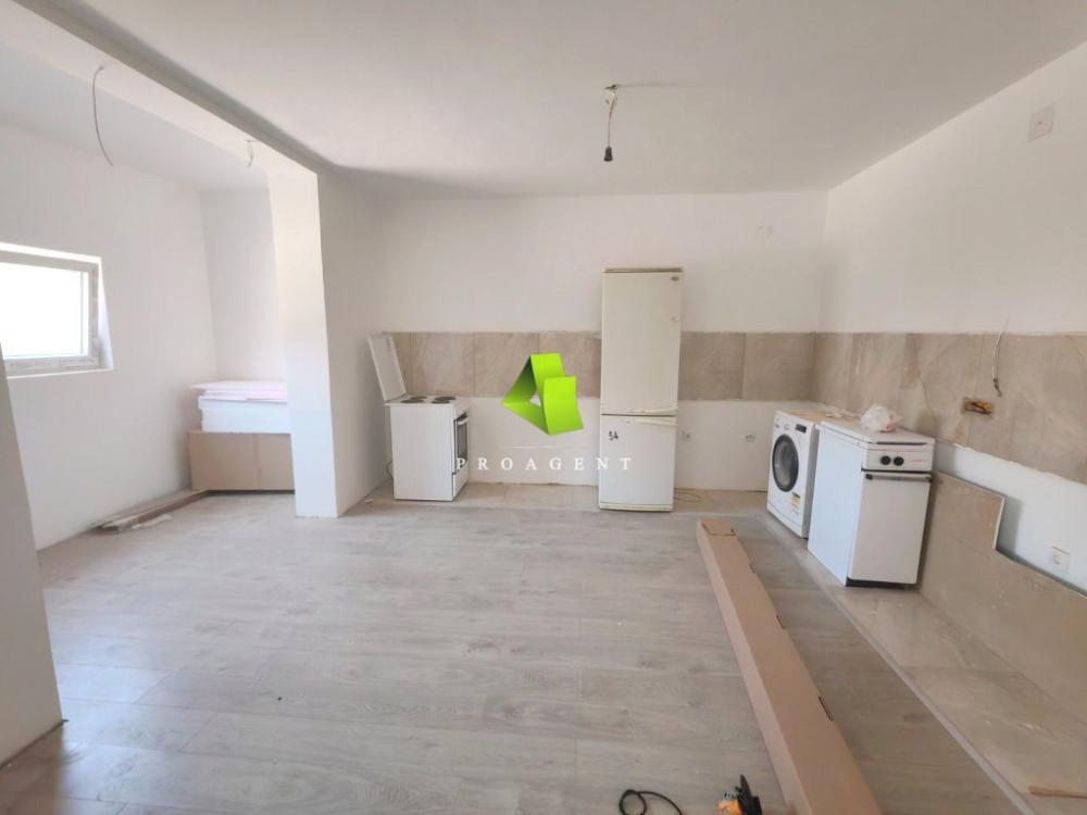 Slika 2 - Trosoban stan sa parking mestom u Čalijama ID#6753