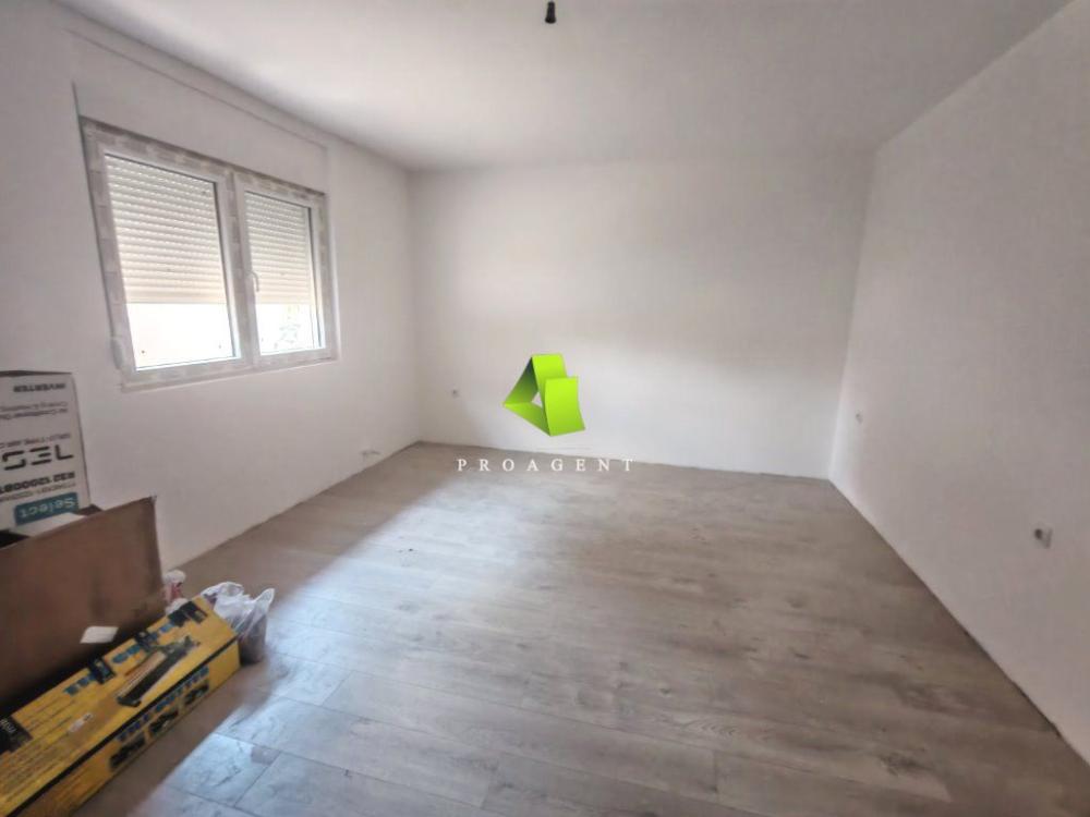 Slika 3 - Trosoban stan sa parking mestom u Čalijama ID#6753