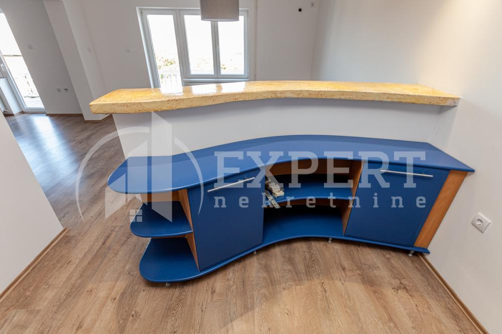 Slika 5 - Stan u zgradi, novogradnja, uknjižen, etažno grejanje, oglas ID p-06739