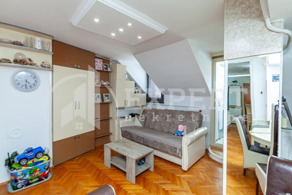 Glavna slika -Stan u zgradi, uknjižen, centralno grejanje, oglas ID p-014387