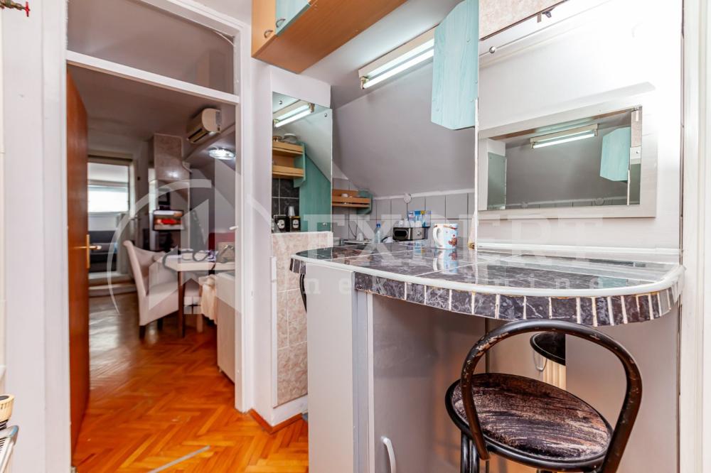 Slika 9 - Stan u zgradi, uknjižen, centralno grejanje, oglas ID p-014387