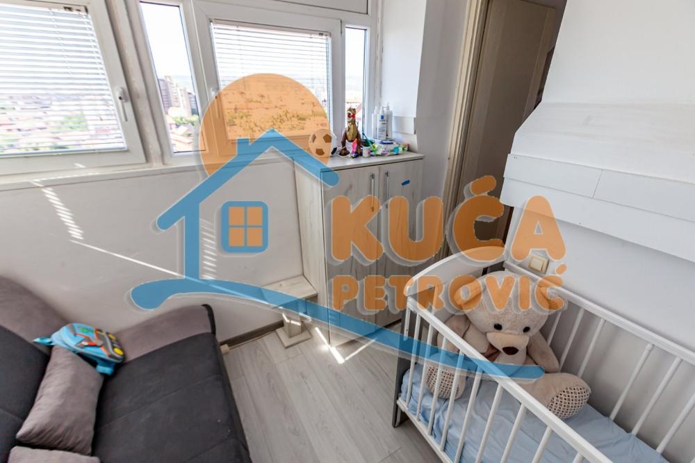 Slika 7 - Stan u zgradi, uknjižen, centralno grejanje, oglas ID p-014387