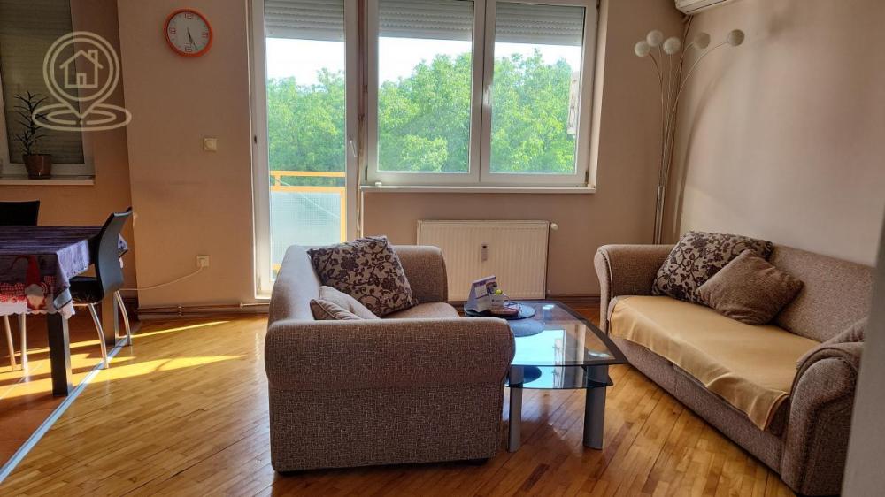 Slika 2 - Na prodaju četvorosoban stan – Svetosavski park, Niš