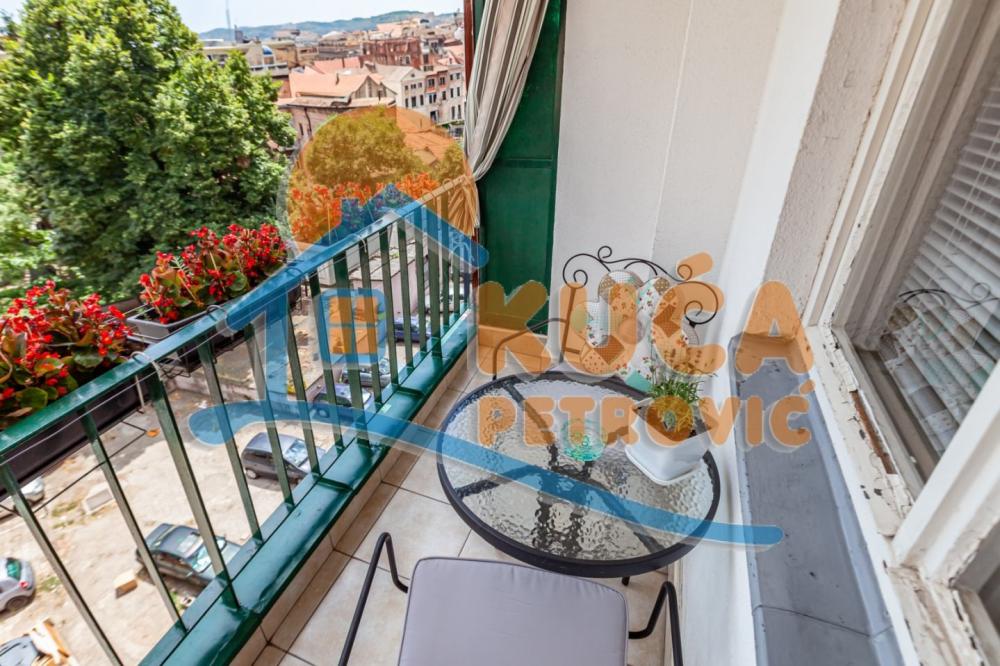 Slika 11 - Stan u zgradi, uknjižen, centralno grejanje, oglas ID p-014453