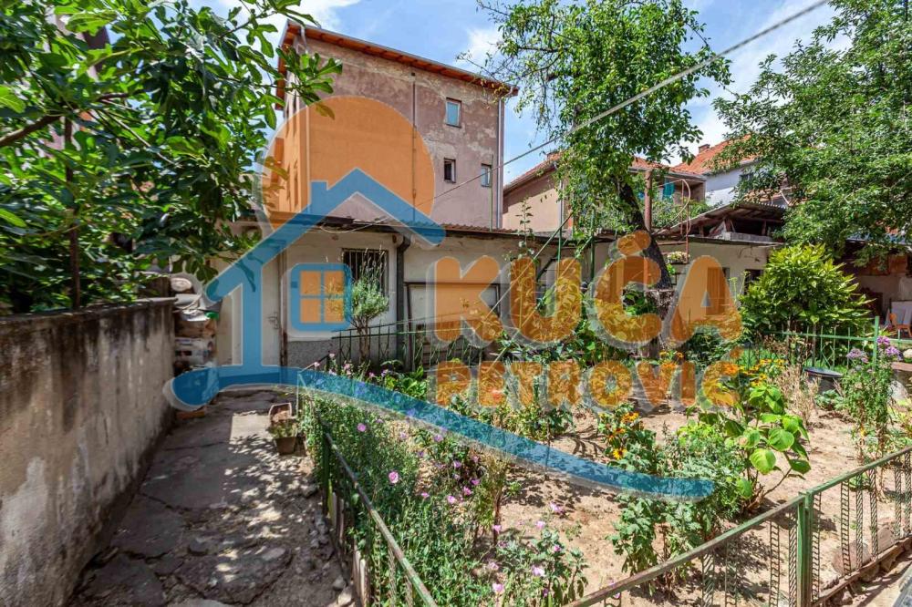 Slika 5 - Stan u zgradi, uknjižen, etažno grejanje, oglas ID p-014473