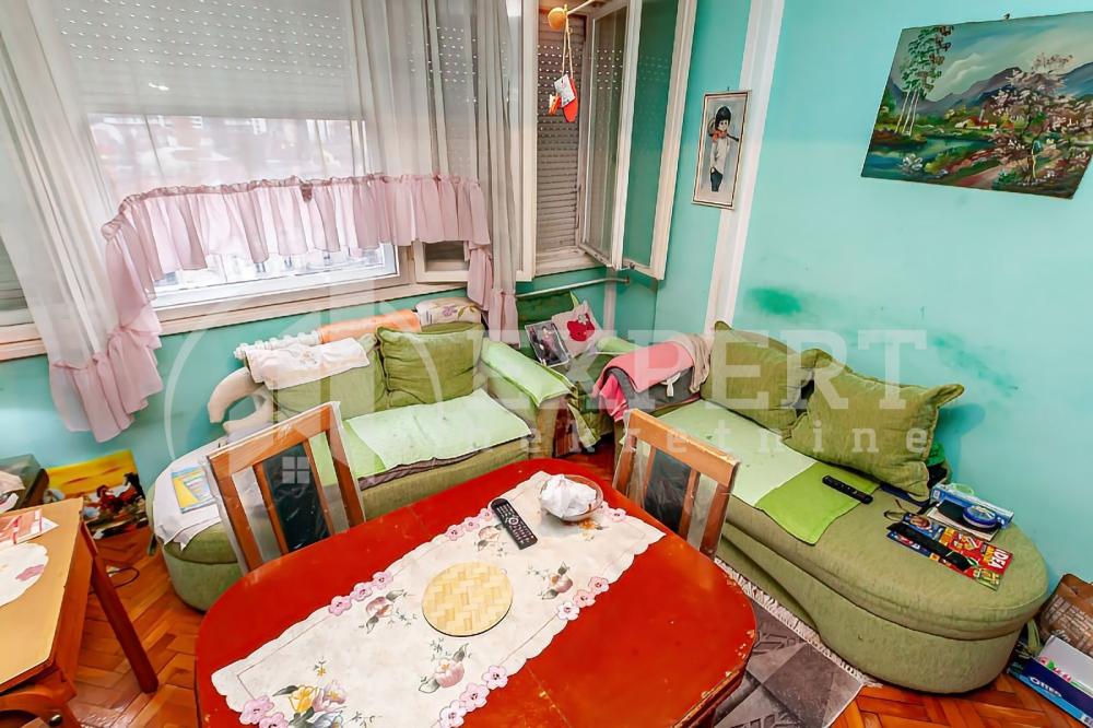 Slika 4 - Stan u zgradi, uknjižen, centralno grejanje, oglas ID p-013679