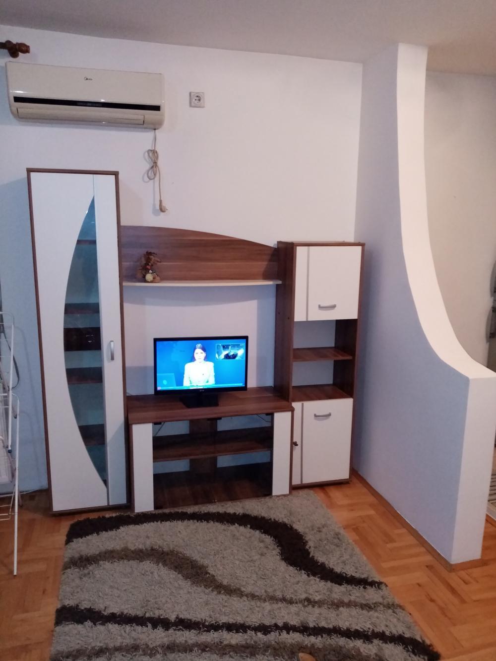 Glavna slika -Prodajem stan Na Paliluli