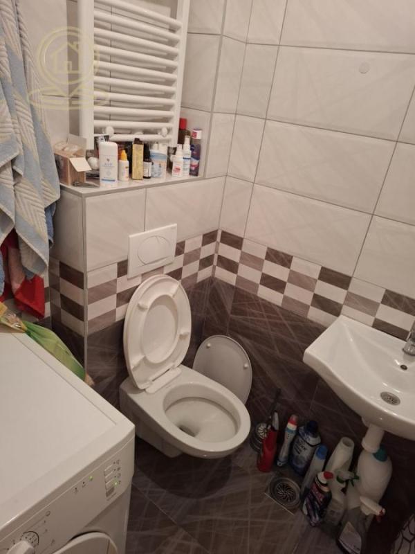 Slika 11 - Na prodaju – Dvoiposoban stan sa kancelarijom, dvorištem i parkingom | 123.456 €