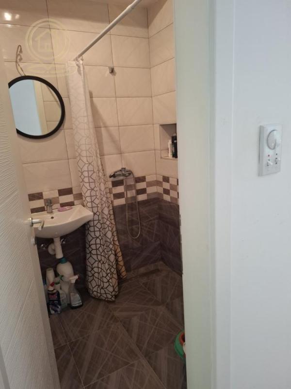 Slika 9 - Na prodaju – Dvoiposoban stan sa kancelarijom, dvorištem i parkingom | 123.456 €