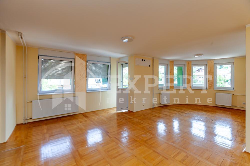 Glavna slika -Stan u zgradi, uknjižen, grejanje na struju, oglas ID p-014627