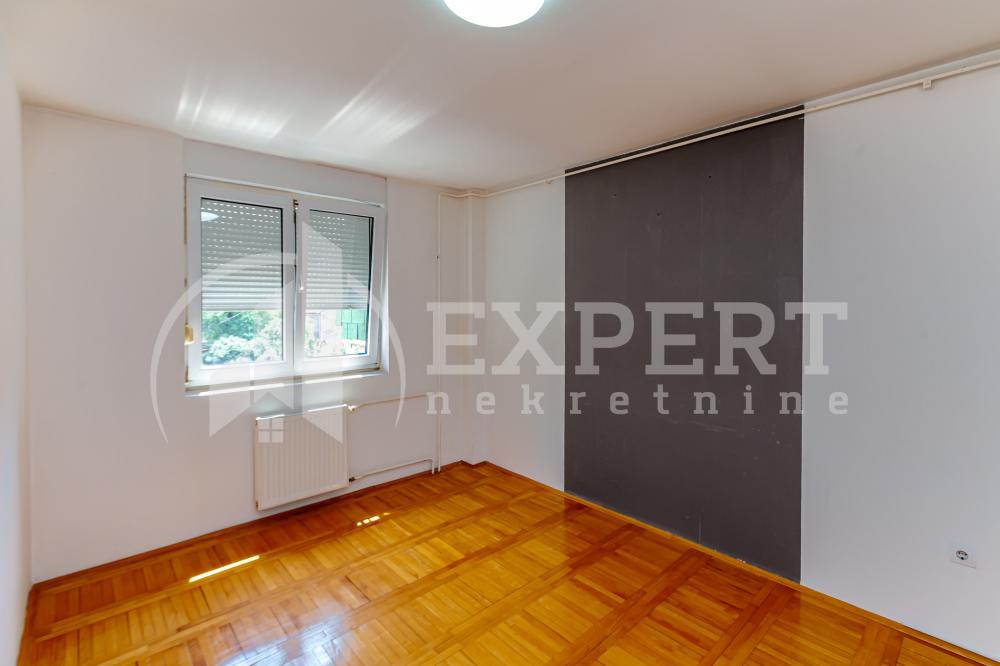 Slika 6 - Stan u zgradi, uknjižen, grejanje na struju, oglas ID p-014627