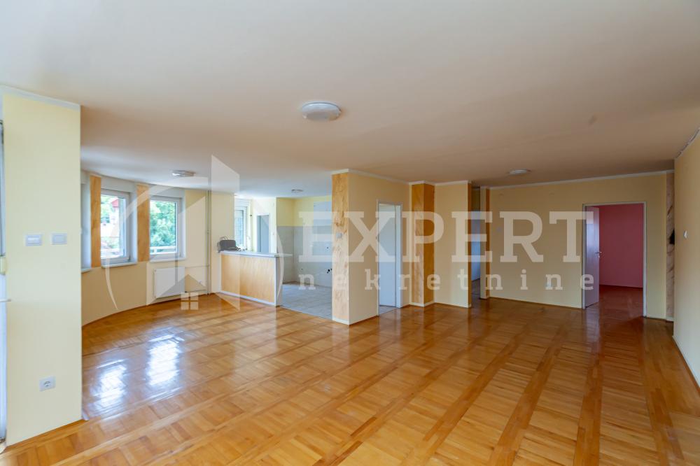 Slika 1 - Stan u zgradi, uknjižen, grejanje na struju, oglas ID p-014627