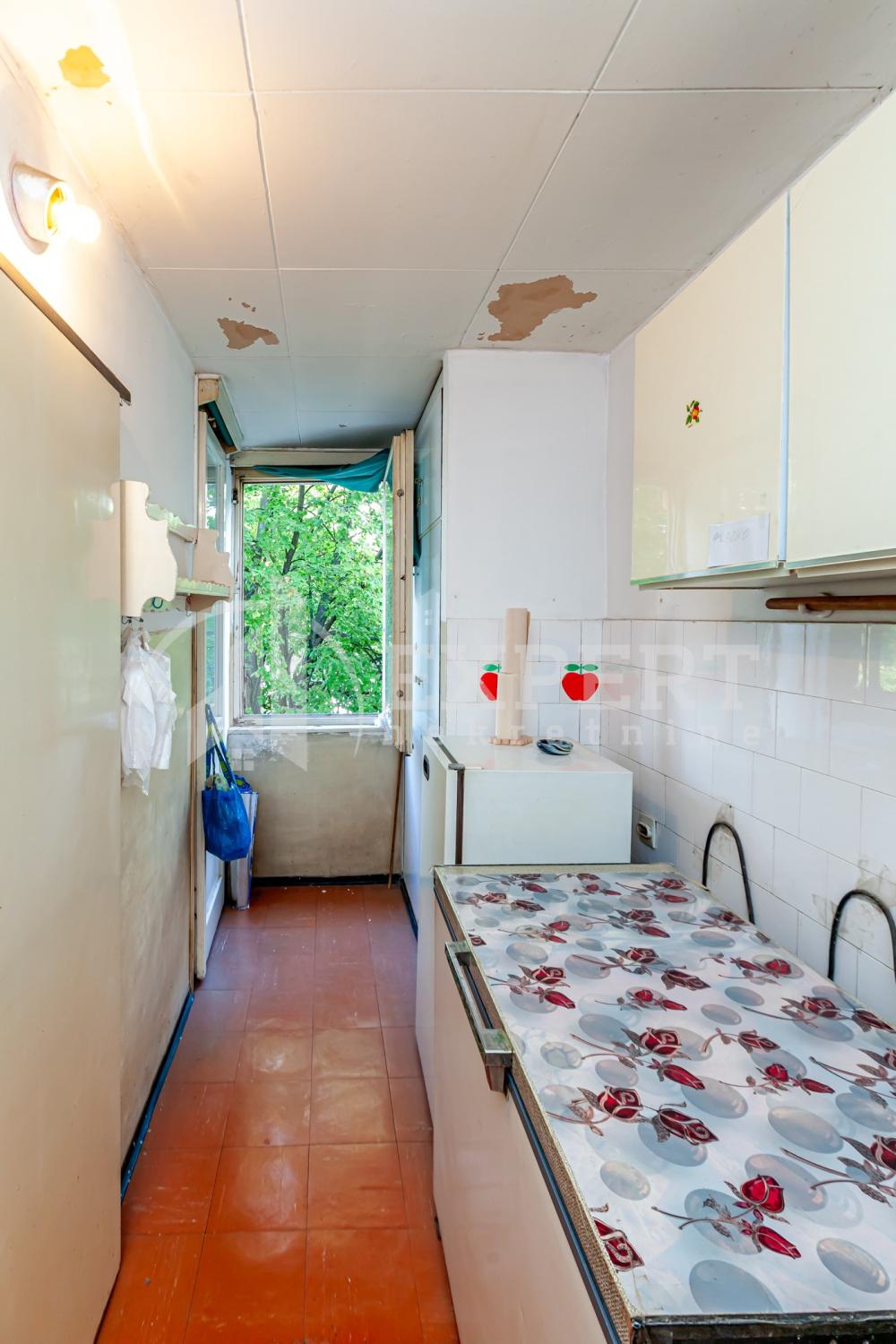 Slika 5 - Stan u zgradi, uknjižen, grejanje na struju, oglas ID p-014623