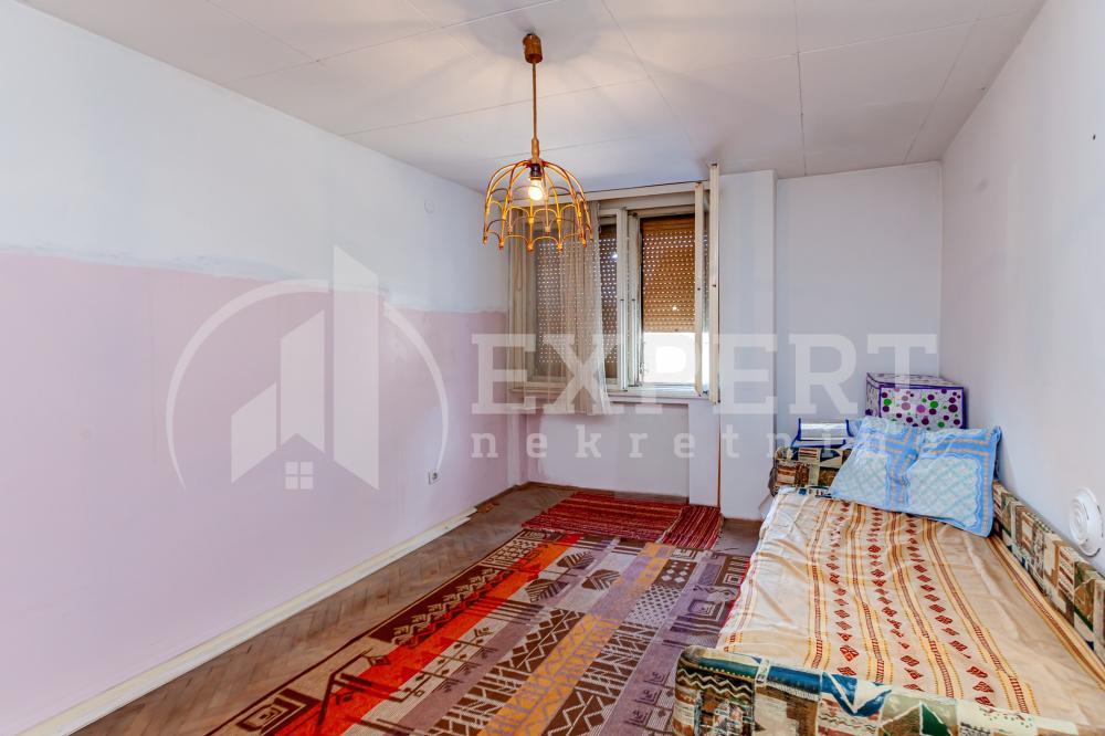 Slika 7 - Stan u zgradi, uknjižen, grejanje na struju, oglas ID p-014623