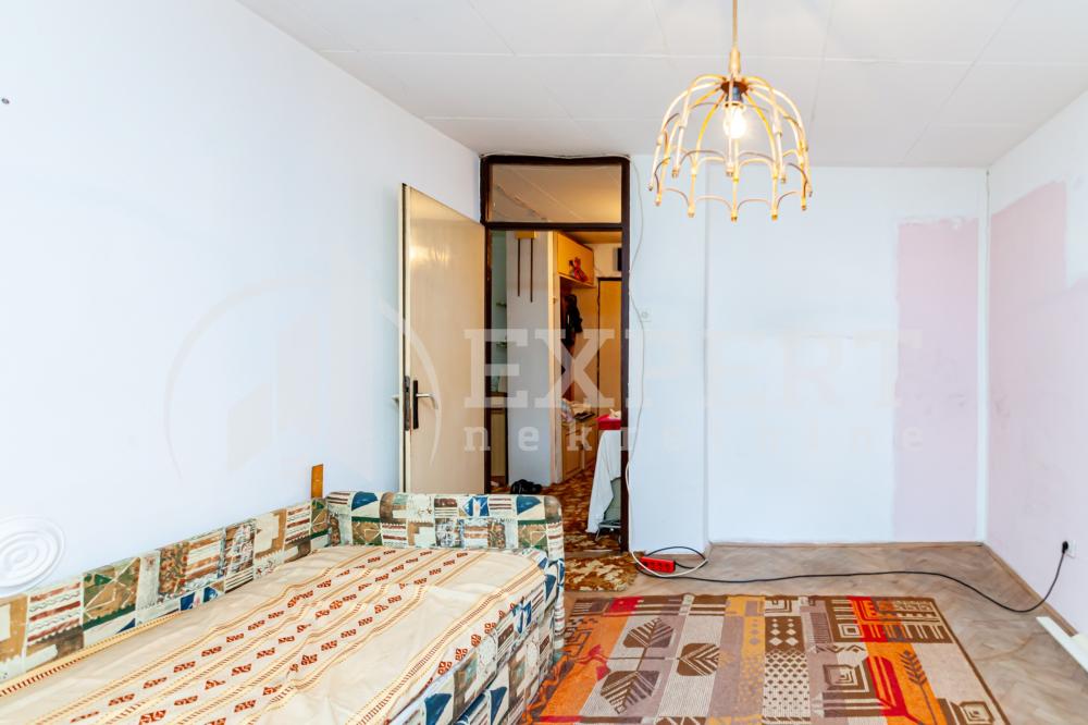 Slika 8 - Stan u zgradi, uknjižen, grejanje na struju, oglas ID p-014623