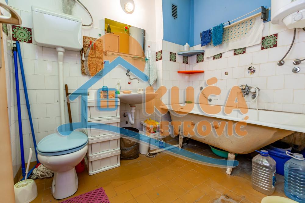 Slika 11 - Stan u zgradi, uknjižen, grejanje na struju, oglas ID p-014623