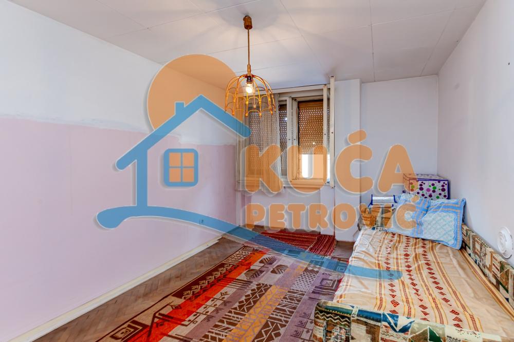 Slika 7 - Stan u zgradi, uknjižen, grejanje na struju, oglas ID p-014623