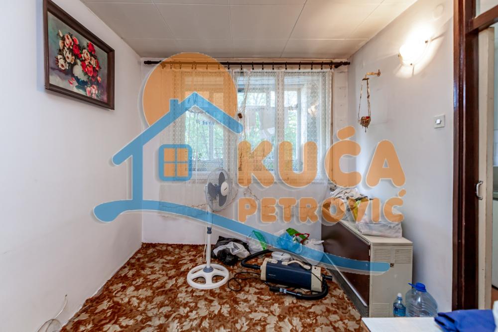 Slika 1 - Stan u zgradi, uknjižen, grejanje na struju, oglas ID p-014623