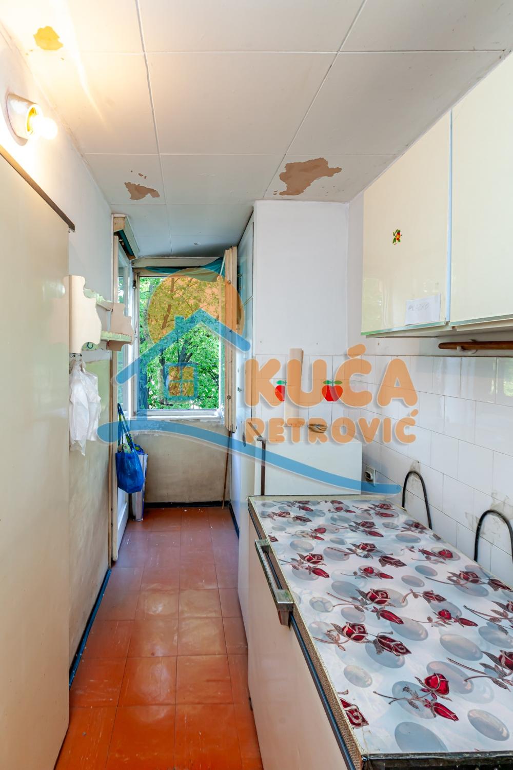 Slika 5 - Stan u zgradi, uknjižen, grejanje na struju, oglas ID p-014623