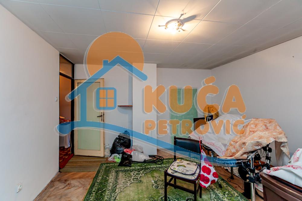 Slika 10 - Stan u zgradi, uknjižen, grejanje na struju, oglas ID p-014623