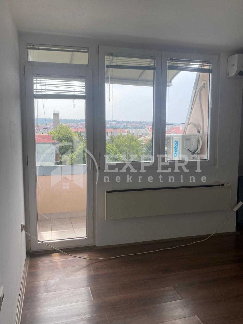 Slika 4 - Stan u zgradi, uknjižen, grejanje na struju, oglas ID p-014665