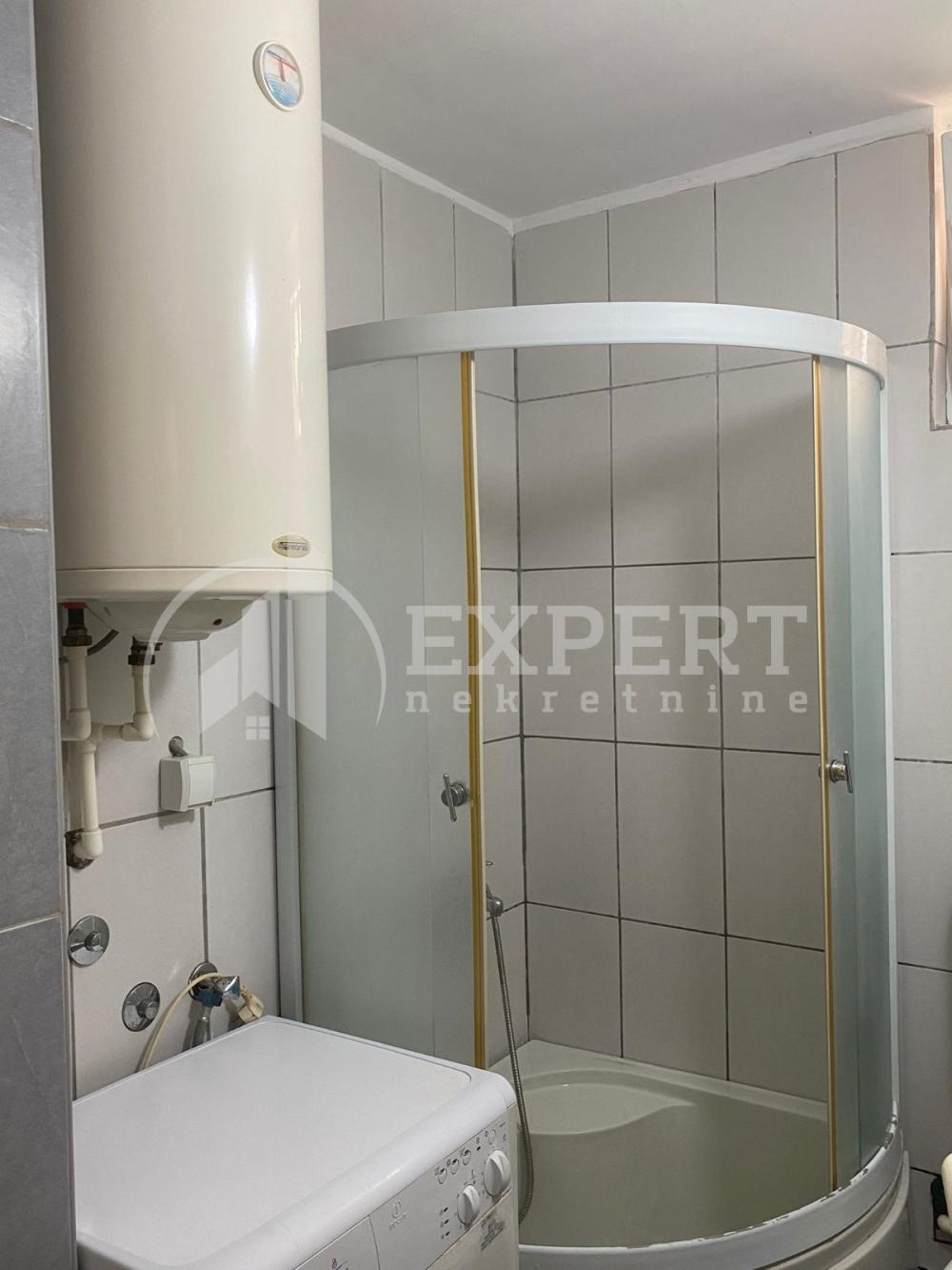 Slika 3 - Stan u zgradi, uknjižen, grejanje na struju, oglas ID p-014665