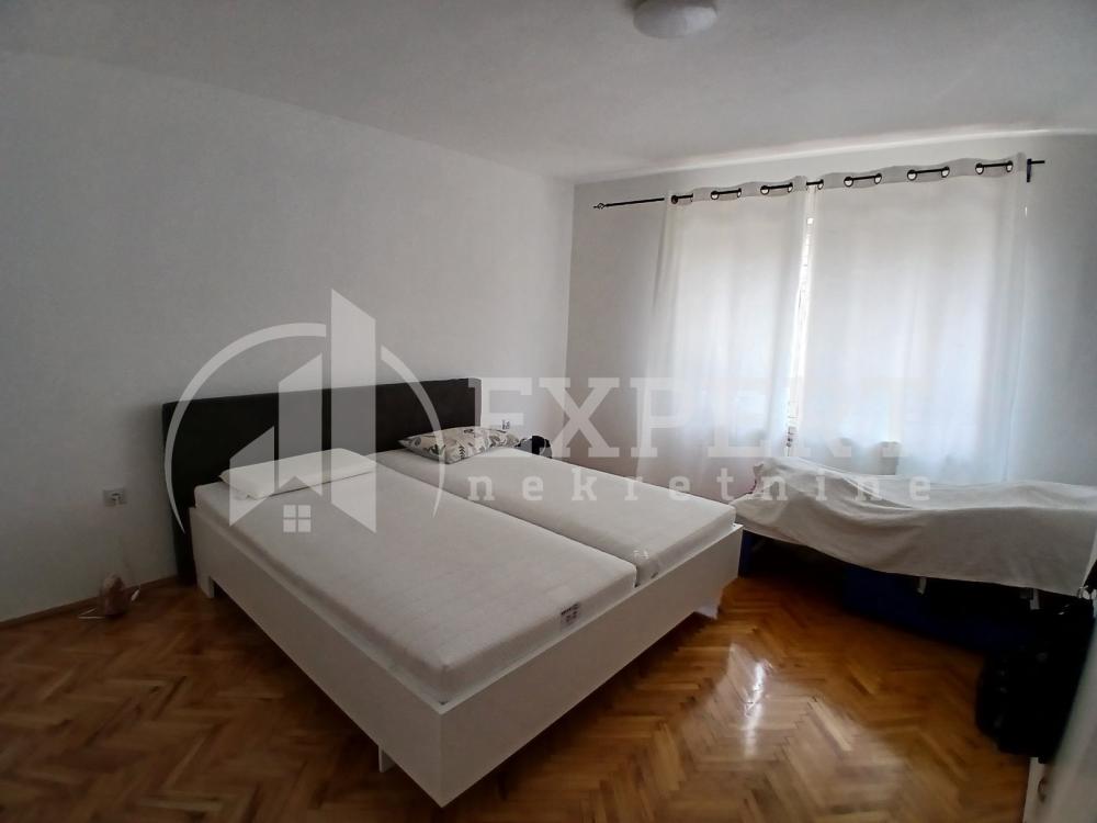 Slika 6 - Stan u zgradi, uknjižen, etažno grejanje, oglas ID p-014686