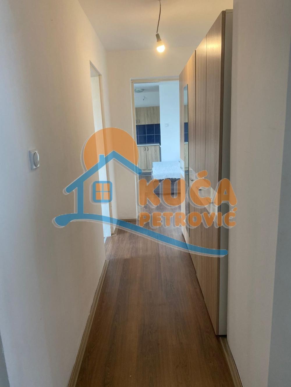 Slika 7 - Stan u zgradi, uknjižen, grejanje na struju, oglas ID p-014665