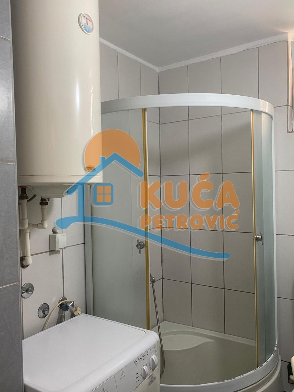 Slika 3 - Stan u zgradi, uknjižen, grejanje na struju, oglas ID p-014665