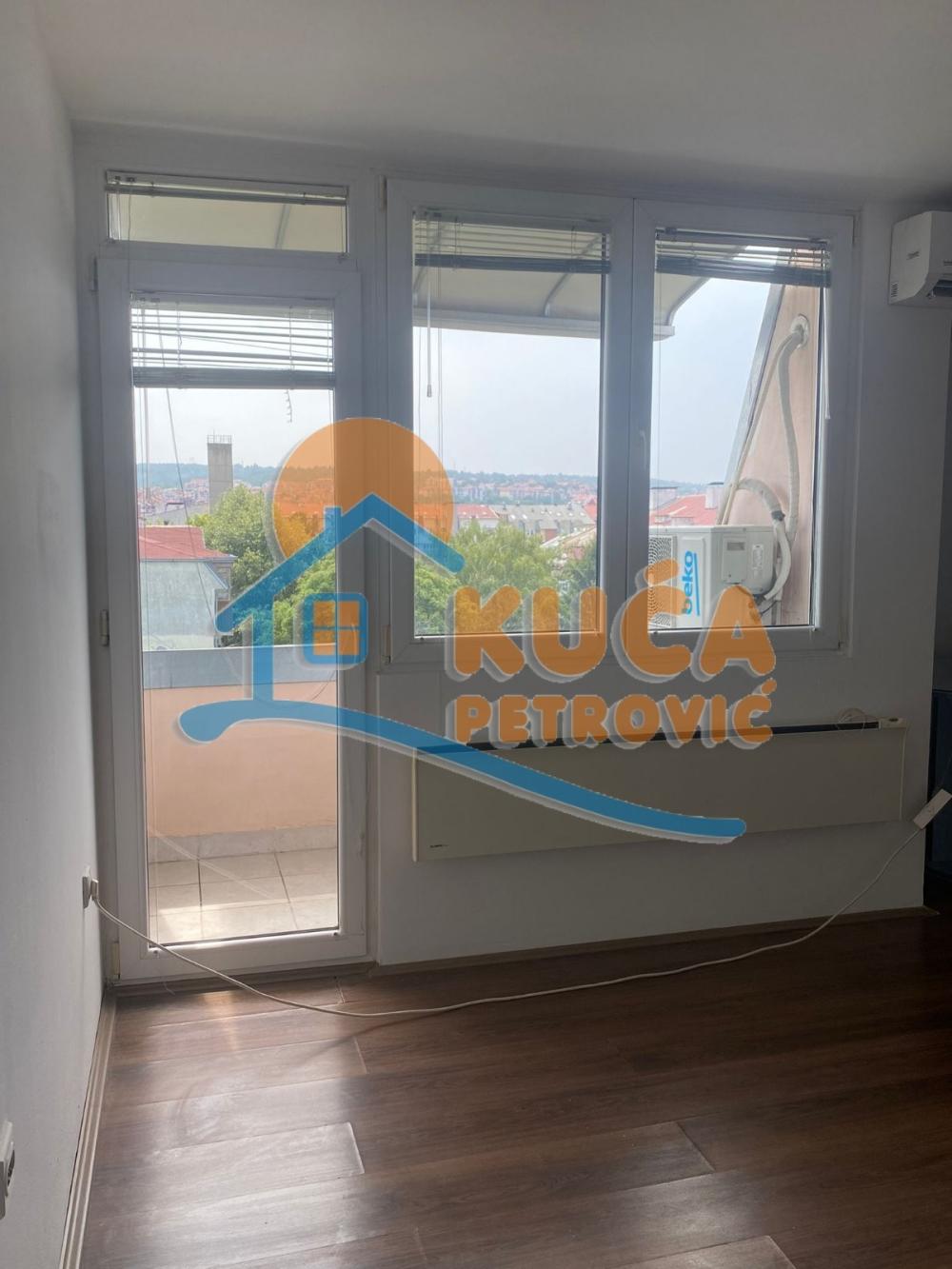 Slika 4 - Stan u zgradi, uknjižen, grejanje na struju, oglas ID p-014665