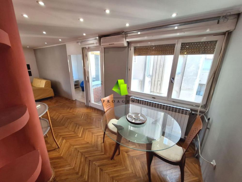 Slika 2 - Dvoiposoban stan na odličnoj lokaciji kod Saborne crkve ID#6962