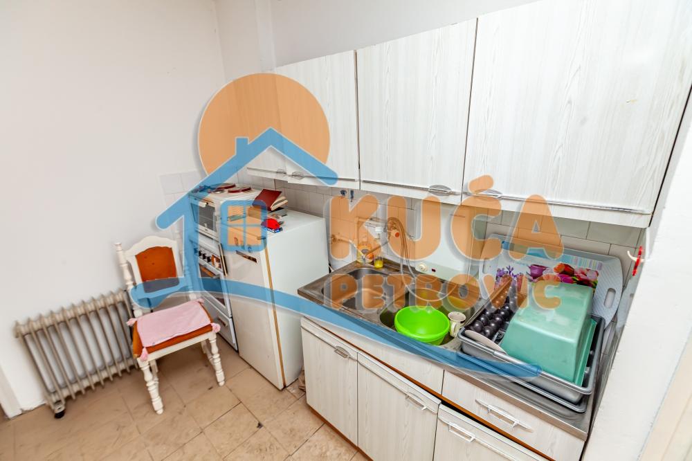 Slika 6 - Stan u zgradi, uknjižen, grejanje na struju, oglas ID p-014759