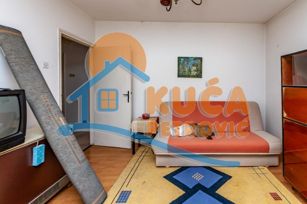 Slika 1 - Stan u zgradi, uknjižen, grejanje na struju, oglas ID p-014759