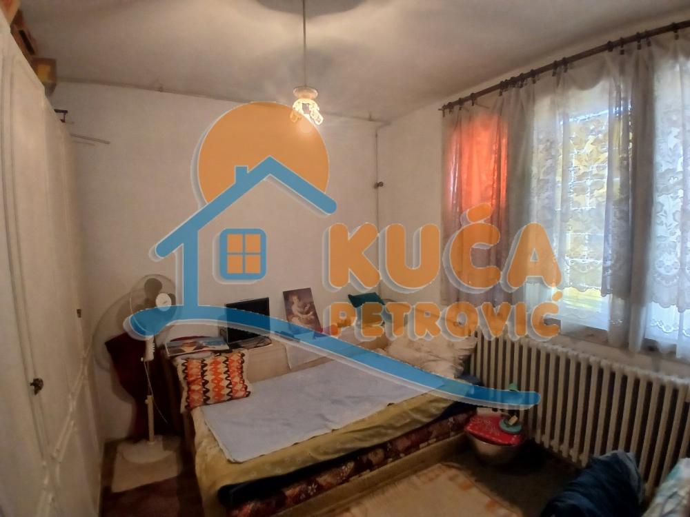 Slika 11 - Stan u zgradi, uknjižen, centralno grejanje, oglas ID p-014750