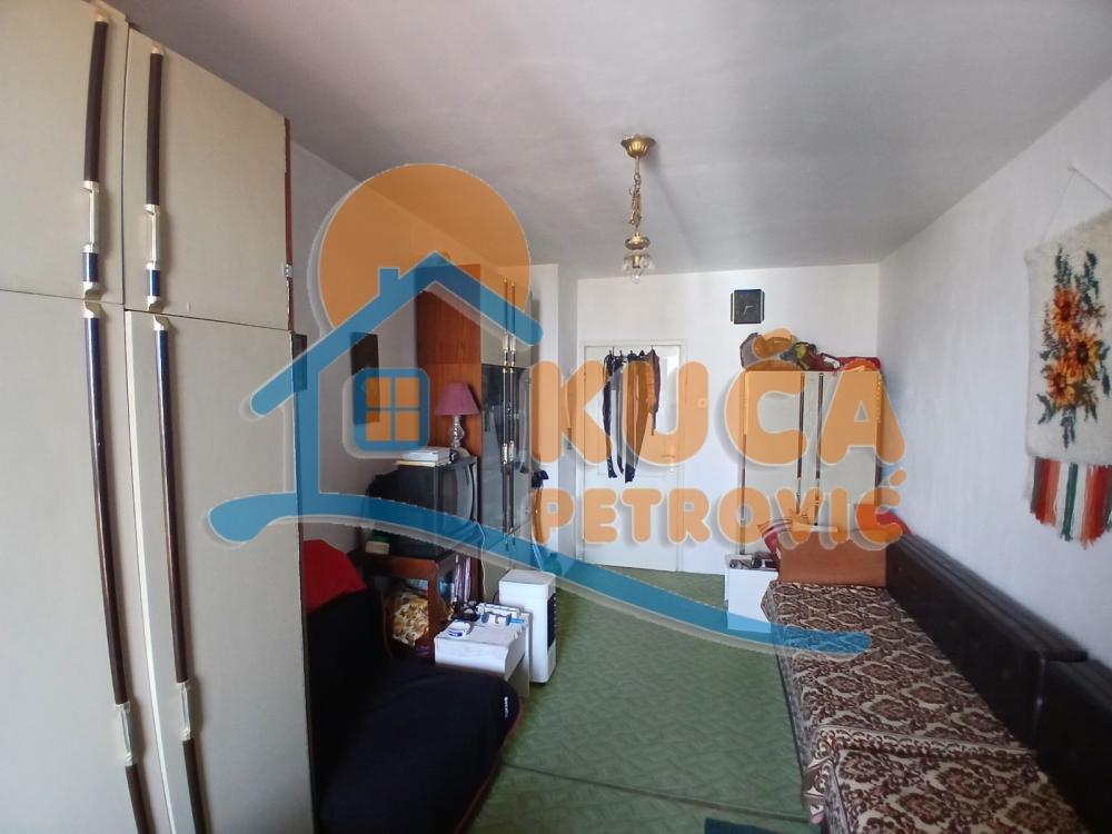 Slika 7 - Stan u zgradi, uknjižen, centralno grejanje, oglas ID p-014750