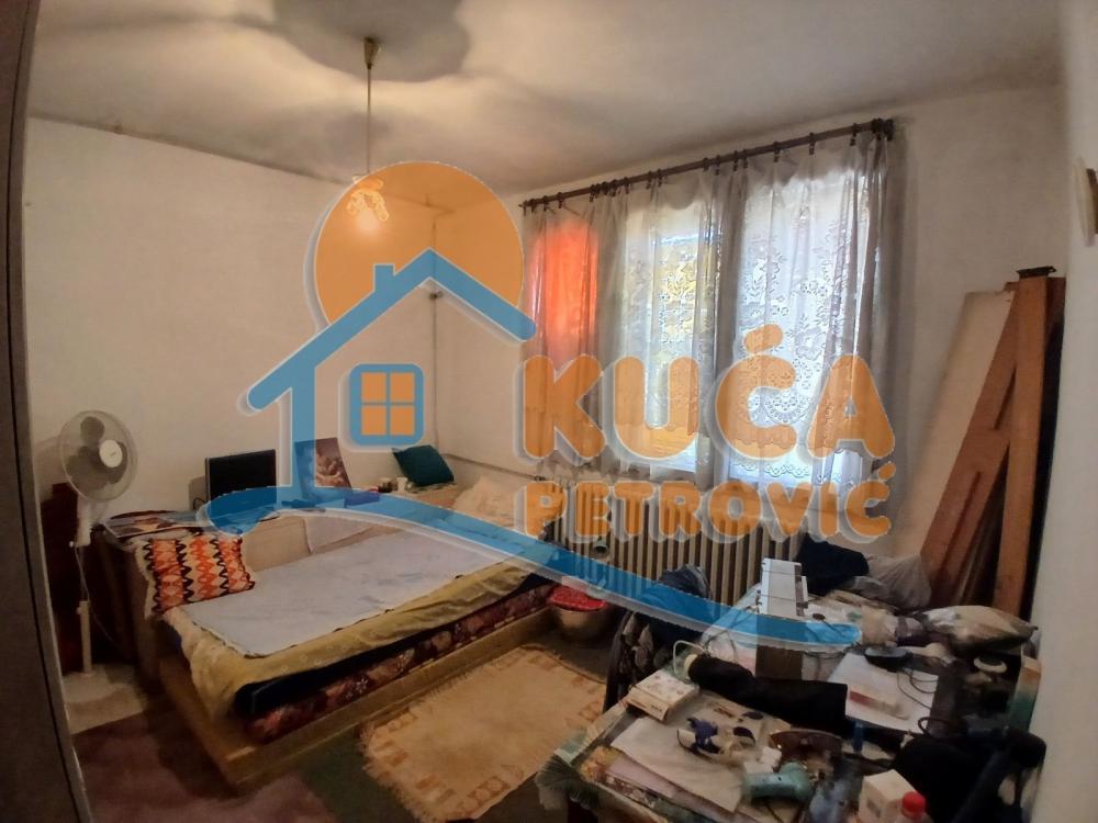 Slika 10 - Stan u zgradi, uknjižen, centralno grejanje, oglas ID p-014750