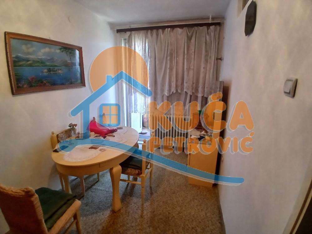 Slika 5 - Stan u zgradi, uknjižen, centralno grejanje, oglas ID p-014750