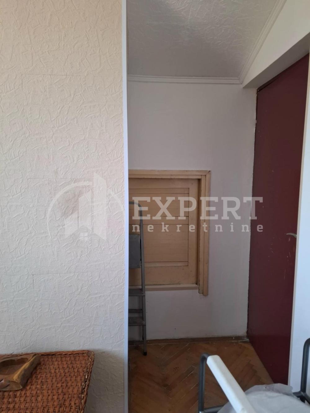 Slika 7 - Stan u zgradi, uknjižen, centralno grejanje, oglas ID p-014751