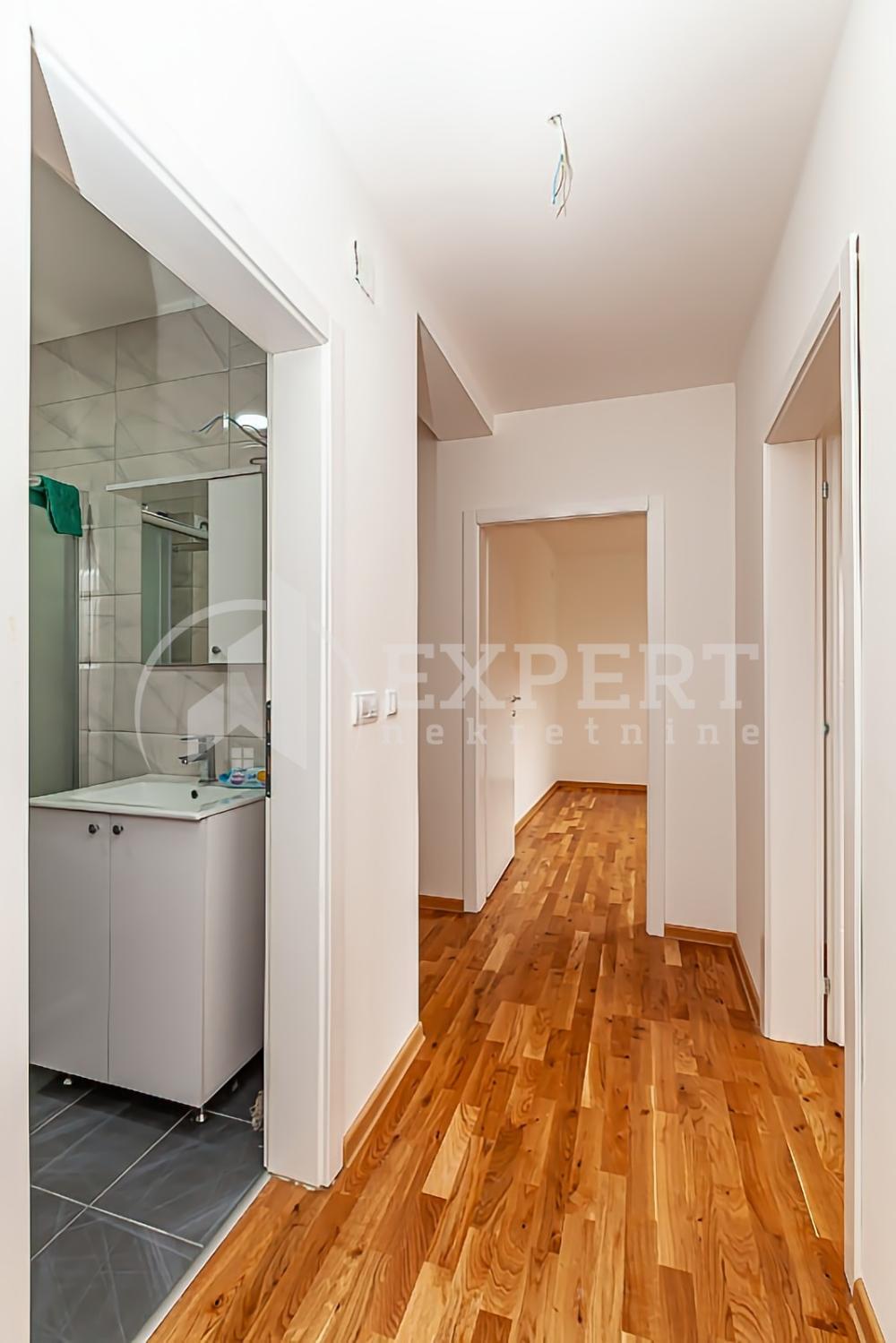 Slika 7 - Stan u zgradi, oglas ID p-013721