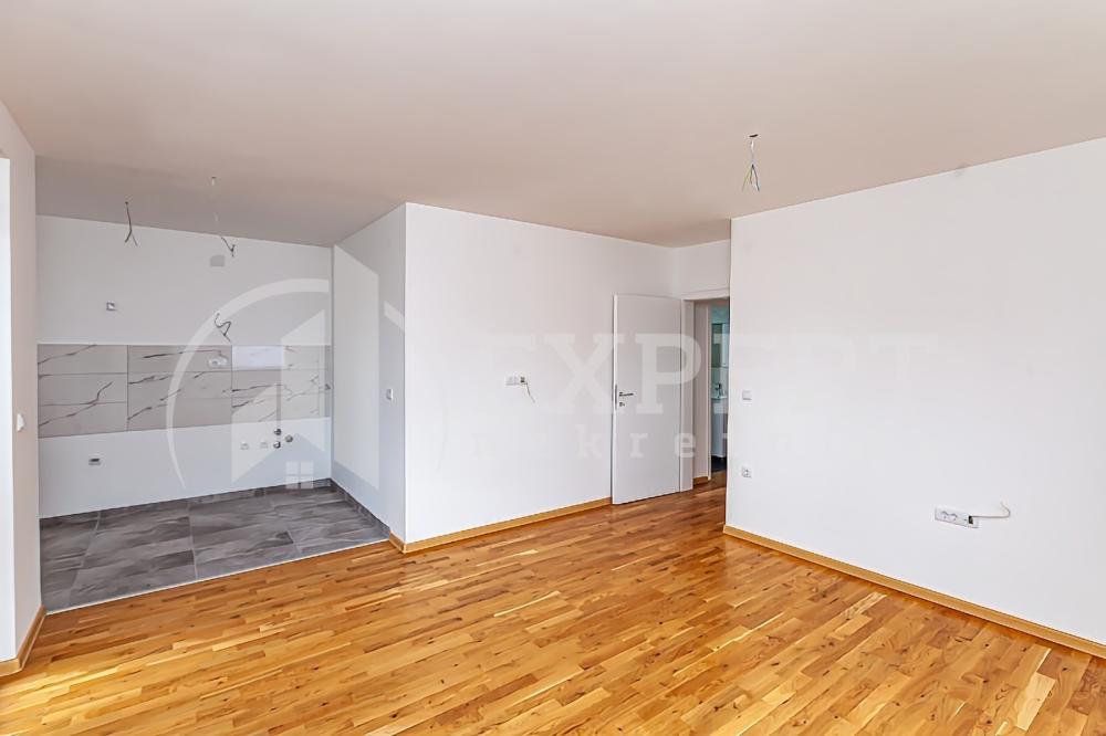 Slika 9 - Stan u zgradi, oglas ID p-013721