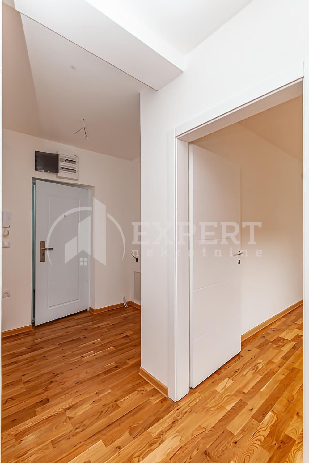 Slika 3 - Stan u zgradi, oglas ID p-013721