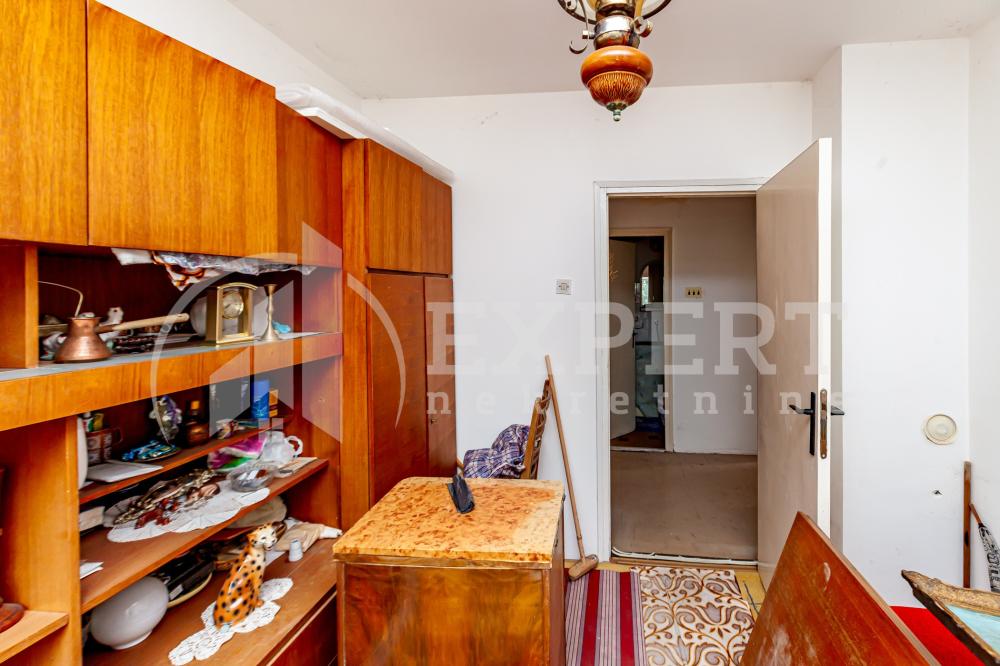 Slika 3 - Stan u zgradi, uknjižen, grejanje na struju, oglas ID p-014759