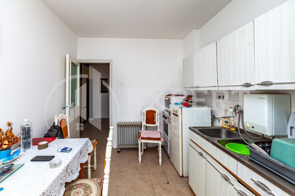 Slika 5 - Stan u zgradi, uknjižen, grejanje na struju, oglas ID p-014759