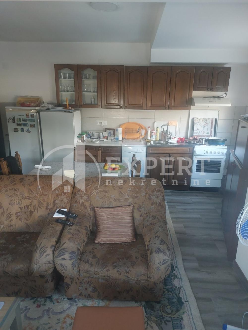 Slika 2 - Stan u zgradi, novogradnja, grejanje na struju, oglas ID p-014766