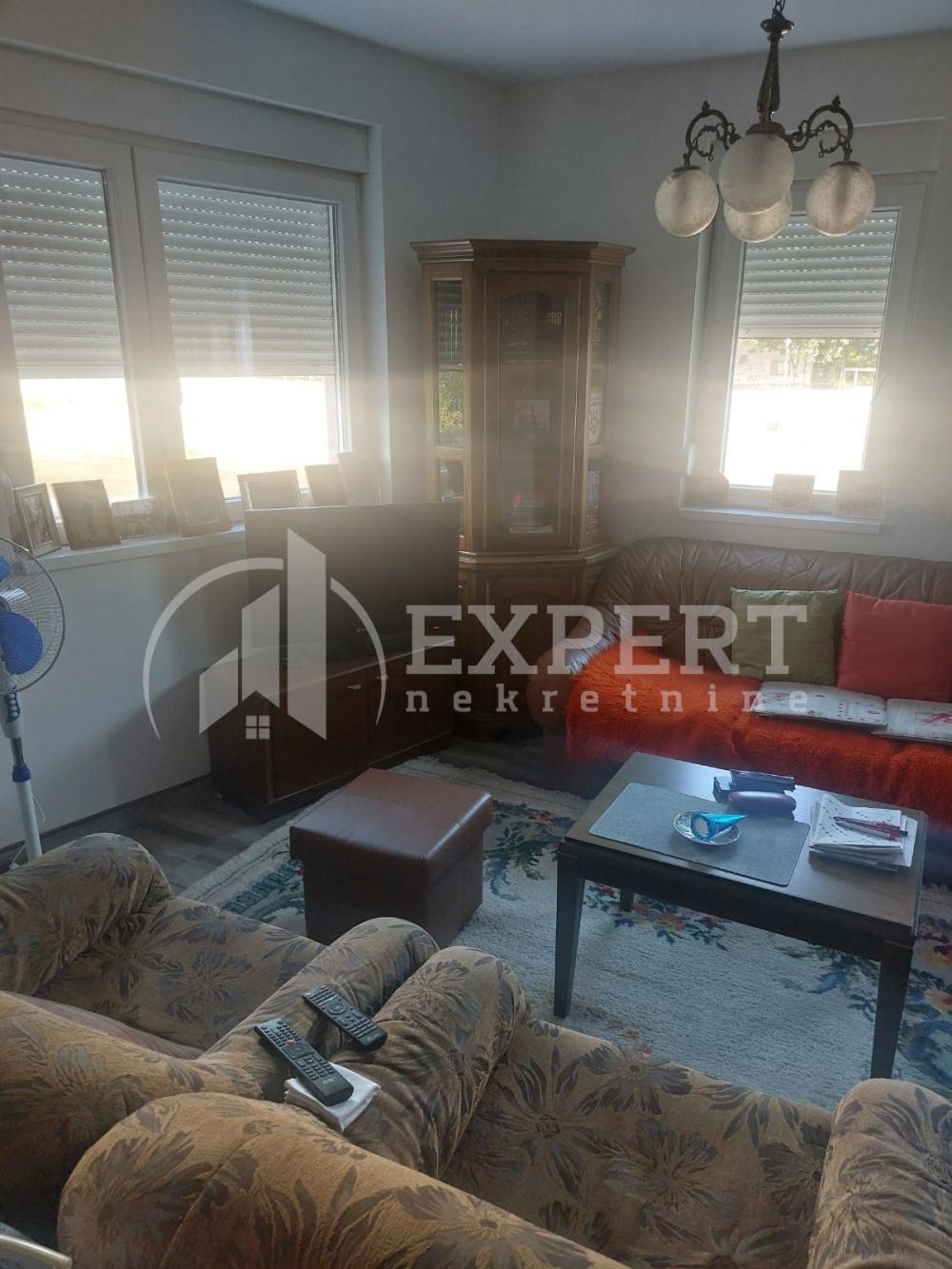 Slika 1 - Stan u zgradi, novogradnja, grejanje na struju, oglas ID p-014766