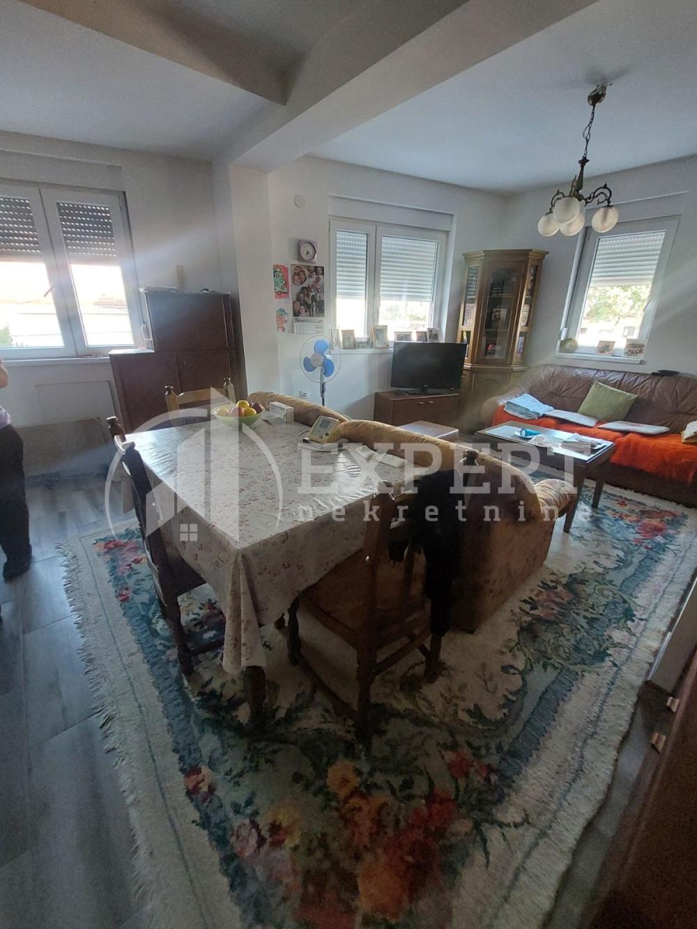 Slika 3 - Stan u zgradi, novogradnja, grejanje na struju, oglas ID p-014766