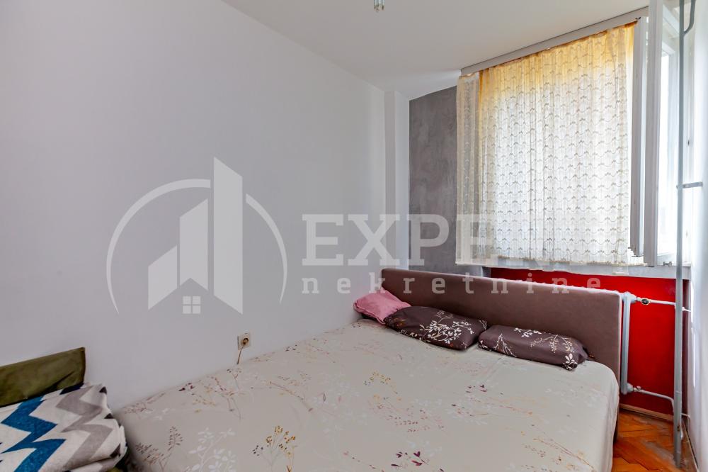 Slika 9 - Stan u zgradi, uknjižen, centralno grejanje, oglas ID p-014769