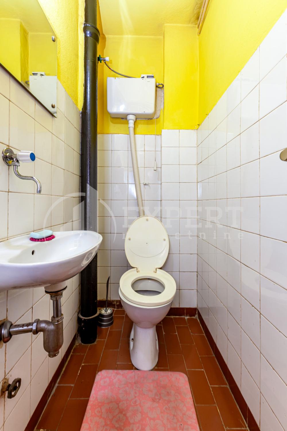 Slika 8 - Stan u zgradi, uknjižen, centralno grejanje, oglas ID p-014769