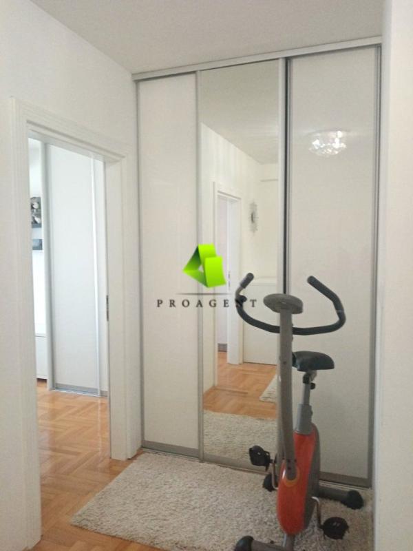 Slika 9 - Trosoban stan bez ulaganja u novijoj zgradi na Bulevaru Nemanjića ID#7016